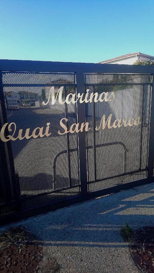 Marina A Aigues Mortes - Gard Екстериор снимка